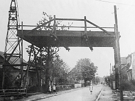 Schutz-Gerüst über der  Mettinger Straße 